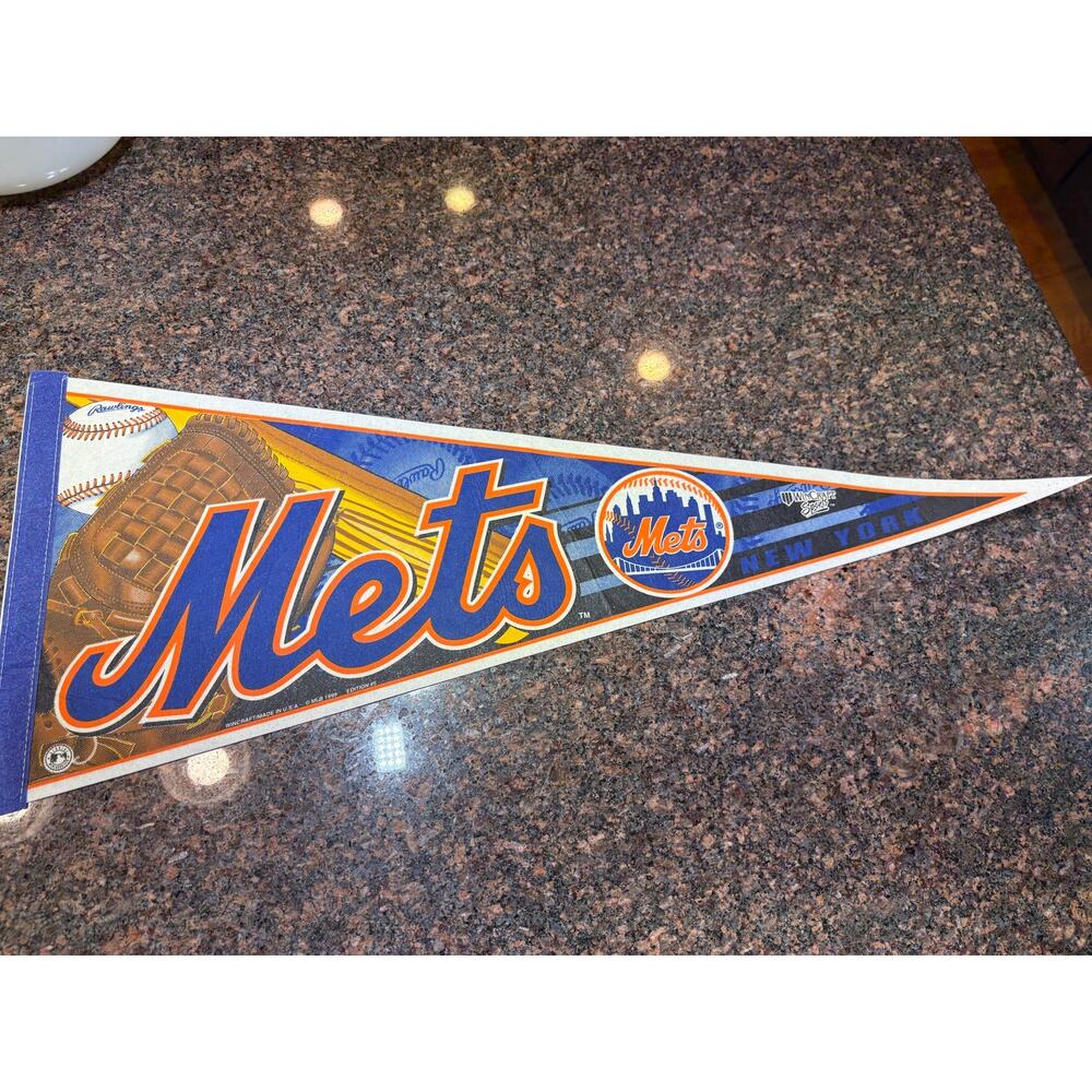 Vintage 1999 New York Mets Felt Pennant 12"x30" Excellent Condition